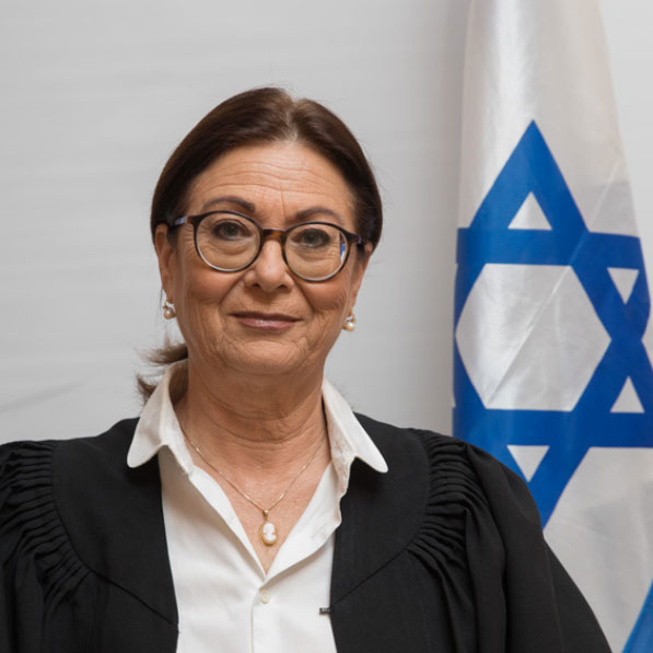 Esther Hayut